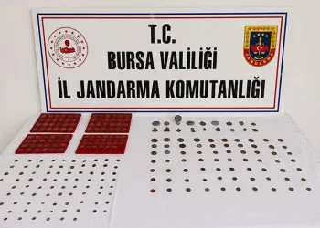 Tarihi eser kaçakçısı sert kayaya çarptı