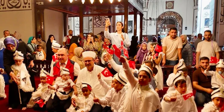 Bursa’da 530 yıllık sünnet geleneği yaşatıldı