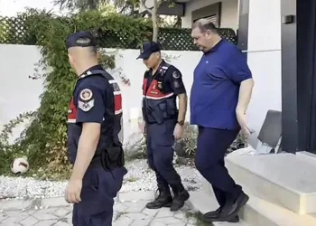 Menderes Belediye Başkanı İlkay Çiçek tutuklandı