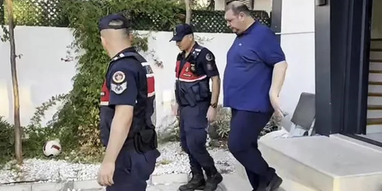 Menderes Belediye Başkanı İlkay Çiçek tutuklandı