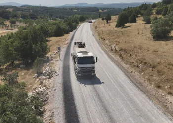 Büyükşehir Harmancık’ta da yolları yeniliyor