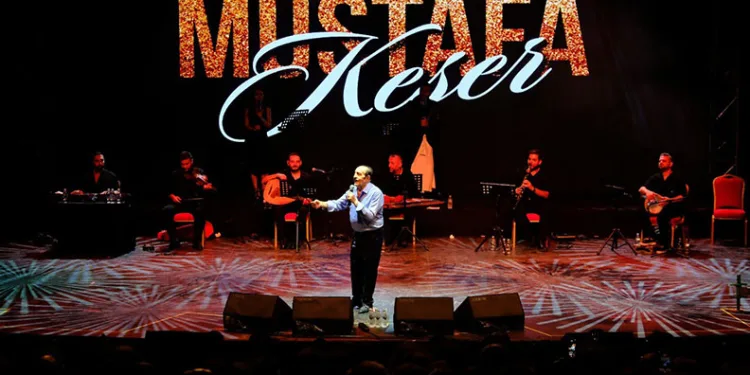 Mustafa Keser’den müzik ve kahkaha dolu gece