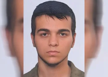 Denizde boğulma tehlikesi geçiren 17 yaşındaki çocuk hayatını kaybetti