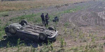 Takla atan otomobildeki 2 kişi hayatını kaybetti