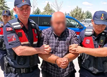 Aksaray’da 2 kişiyi tabancayla öldüren zanlı adliyeye sevk edildi
