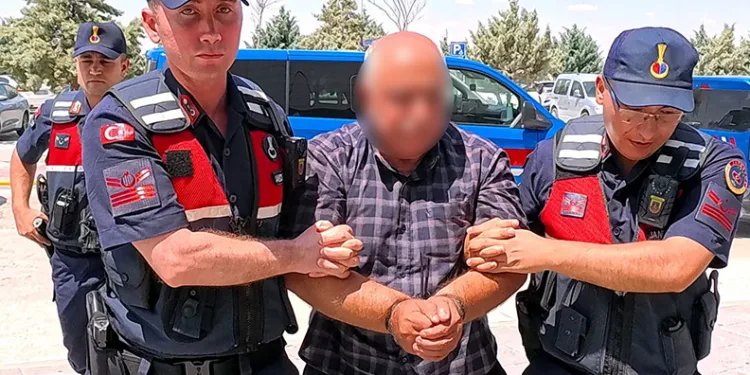 Aksaray’da 2 kişiyi tabancayla öldüren zanlı adliyeye sevk edildi