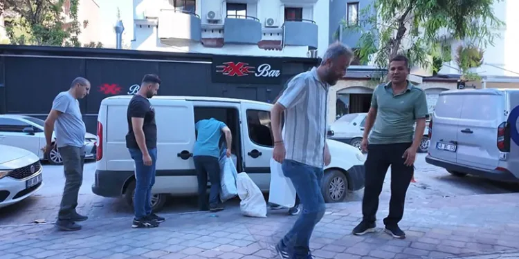 CHP’den Yeni Parti’ye geçen Milletvekili Tezcan’ın kızı ve damadının ofisinde arama yapıldı