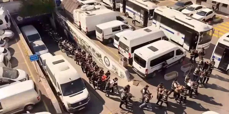 İstanbul’da sokak çetelerine operasyon: 217 gözaltı