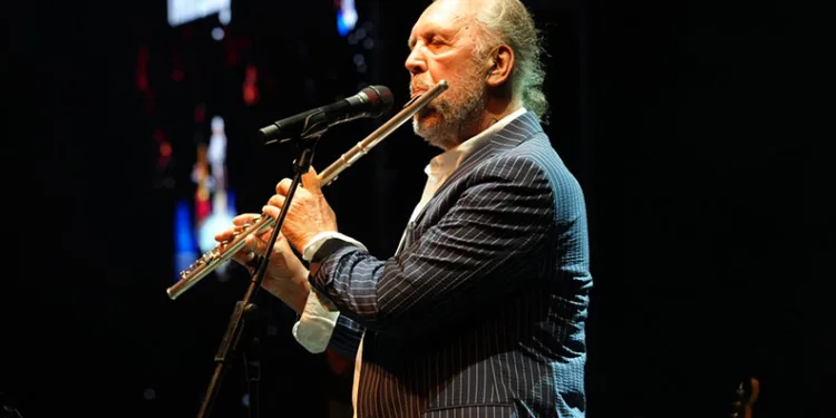 Açıkhava’da Fatih Erkoç’tan zamansız şarkılar