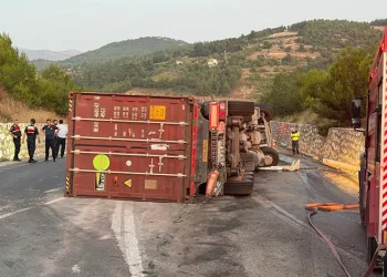 Bilecik’te 2 tır çarpıştı, 1 kişi yaralandı