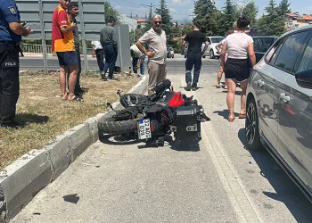 Burdur’da motosiklet ile otomobil çarpıştı: 1 yaralı