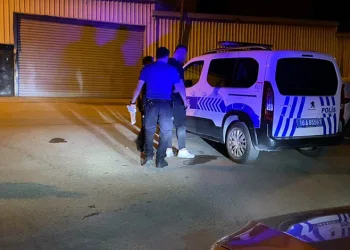 ‘Dur’ ikazına uymadı, 5 kilometre kaçtı 450 bin lira ceza yedi