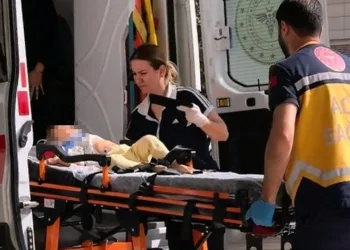 Balkondan düşen 1,5 yaşındaki çocuk ağır yaralandı