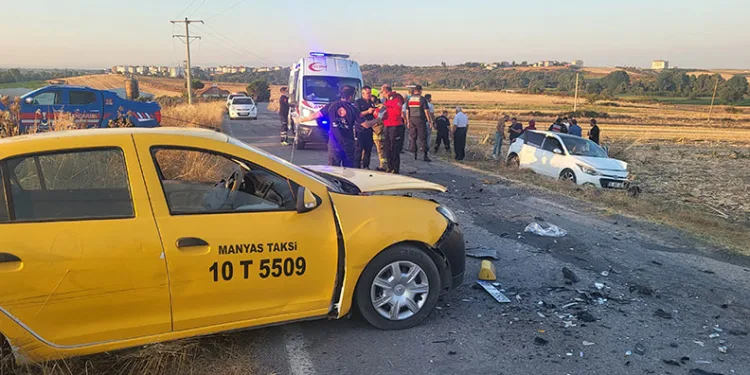 Manyas’ta trafik kazası: 6 yaralı