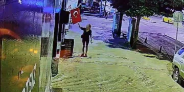 Türk bayrağını yakan şüpheli adliyeye sevk edildi