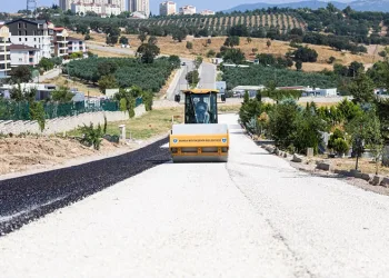 Bursa’da mezarlık yolları yenileniyor