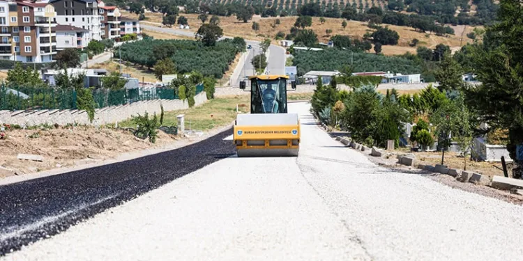 Bursa’da mezarlık yolları yenileniyor