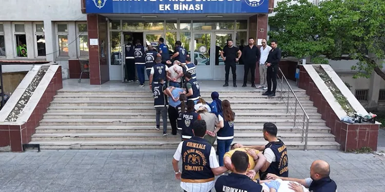 12 yıllık faili meçhul dosyasında şafak operasyonu: 17 gözaltı
