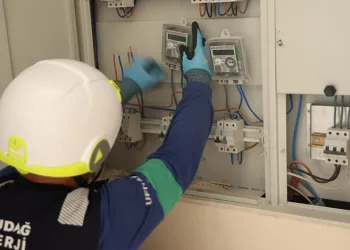 Uedaş, elektrik şebekesini akıllı sayaçlarla dönüştürüyor