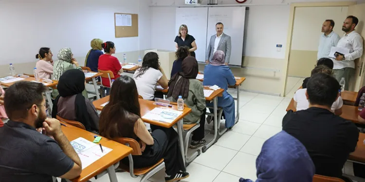 Büyükşehir’den memur adaylarına KPSS provası