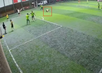 Halı sahada fenalaşan genç hayatını kaybetti
