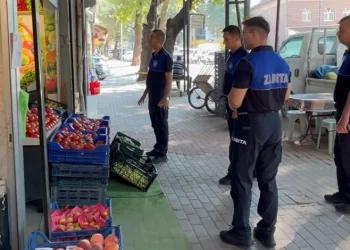 Bursa’da zabıtadan kaldırım işgali ve çevre kirliliği denetimi