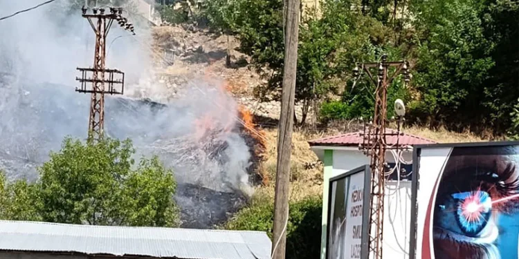 Tunceli’de otluk alanda yangın