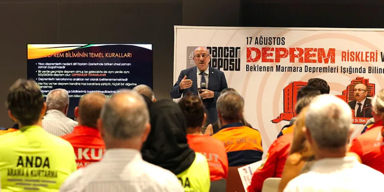 Nilüfer’de Prof. Dr. Okan Tüysüz’den deprem uyarıları