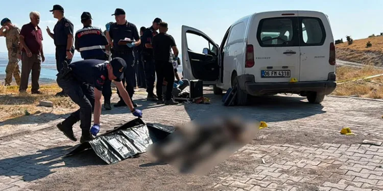 Mezarlık yanında silahla vurulmuş erkek cesedi bulundu