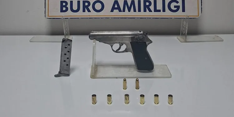 Polis düğünü izledi, havaya ateş eden şahsı suçüstü yakaladı