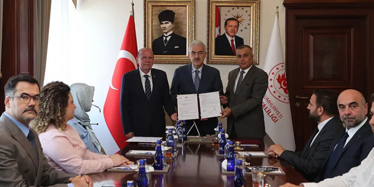 Bursa Ticaret Borsası’ndan merhum Meclis Başkanı Mehmet Aydın’a ahde vefa