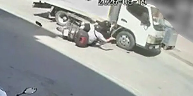 Bursa’da kamyonetle motosiklet çarpıştı : 2 yaralı