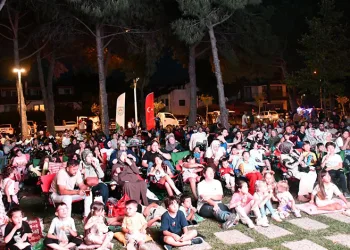 İznik’te yaz akşamları çocukların neşesiyle renkleniyor