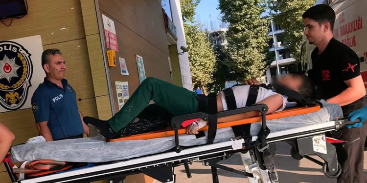 Bursa’da otomobil ile çarpışan çocuk ağır yaralandı