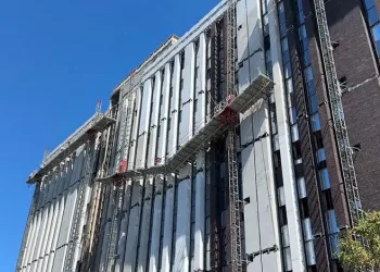 Kağıthane’de inşaatta iskele kırıldı: Mahsur kalan 4 işçi kurtarıldı