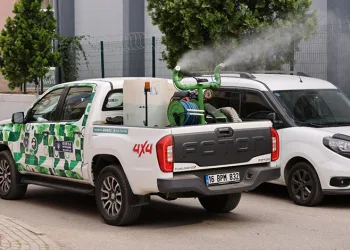 Büyükşehir sinekle mücadeleyi aralıksız sürdürüyor
