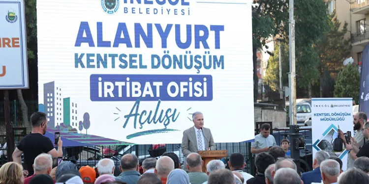 Dönüşüm projesi bölge sakinlerine tüm detaylarıyla anlatılıyor