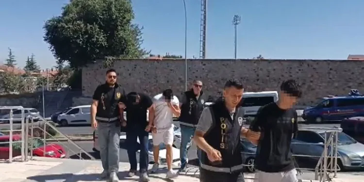 “Sazan sarmalı” dolandırıcılığına 3 ilde operasyon: 2 tutuklama
