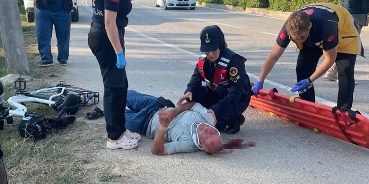 Bisiklet direğe çarptı, sürücü alkollü çıktı