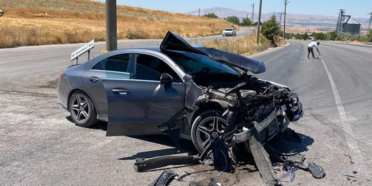 Elazığ’da trafik kazası: 6 yaralı