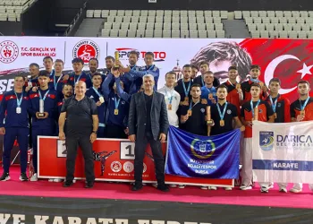 Büyükşehir sporcuları madalyaları topluyor