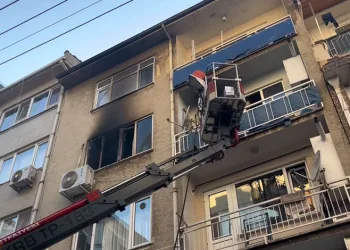 Bursa’da korkutan yangın: Mahalleli sokağa döküldü