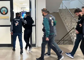 Dolandırıcılık yapan 3 kişi tutuklandı