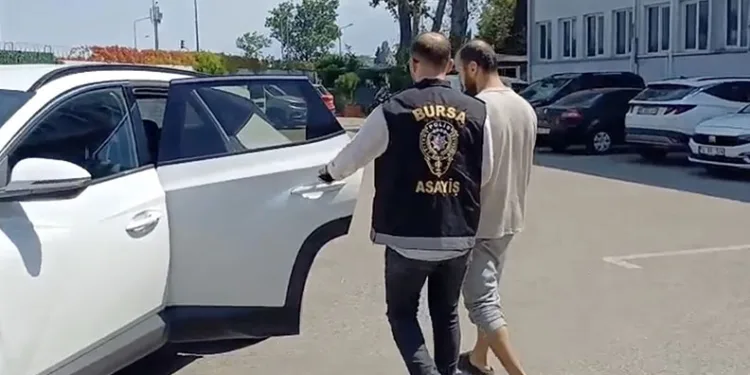 Bursa’da aranan 3 şüpheli tutuklandı