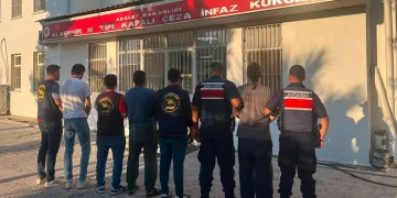Alaşehir’de 21 adrese eş zamanlı uyuşturucu operasyonu