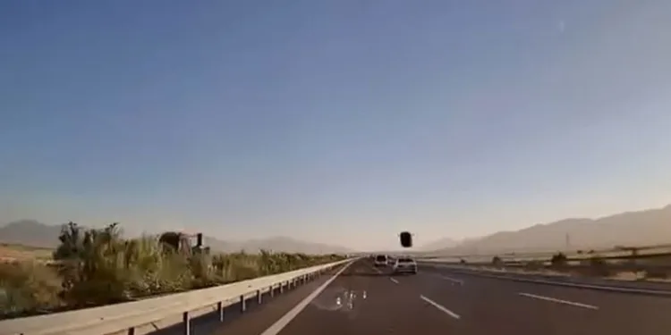 Rüzgardan uçan portbagaj faciaya neden oluyordu