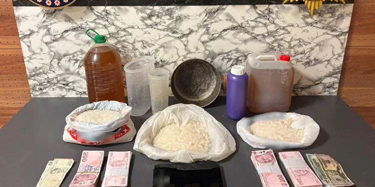 Esenyurt’ta 13 kilo 550 gram uyuşturucu ele geçirildi