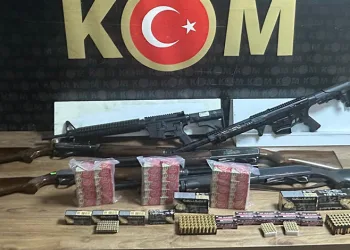 Sakarya’da silah kaçakçılığı operasyonu: 2 gözaltı
