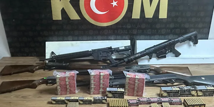 Sakarya’da silah kaçakçılığı operasyonu: 2 gözaltı