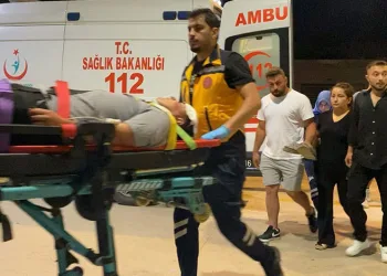 Kavgada şişeyle yaralandı, tüfeğiyle geri dönüp ateş açtı: 2 yaralı
